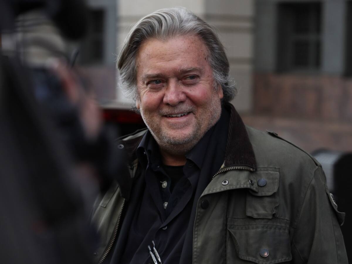 Steve Bannon, exconsejero de Donald Trump, arrestado por presunto fraude