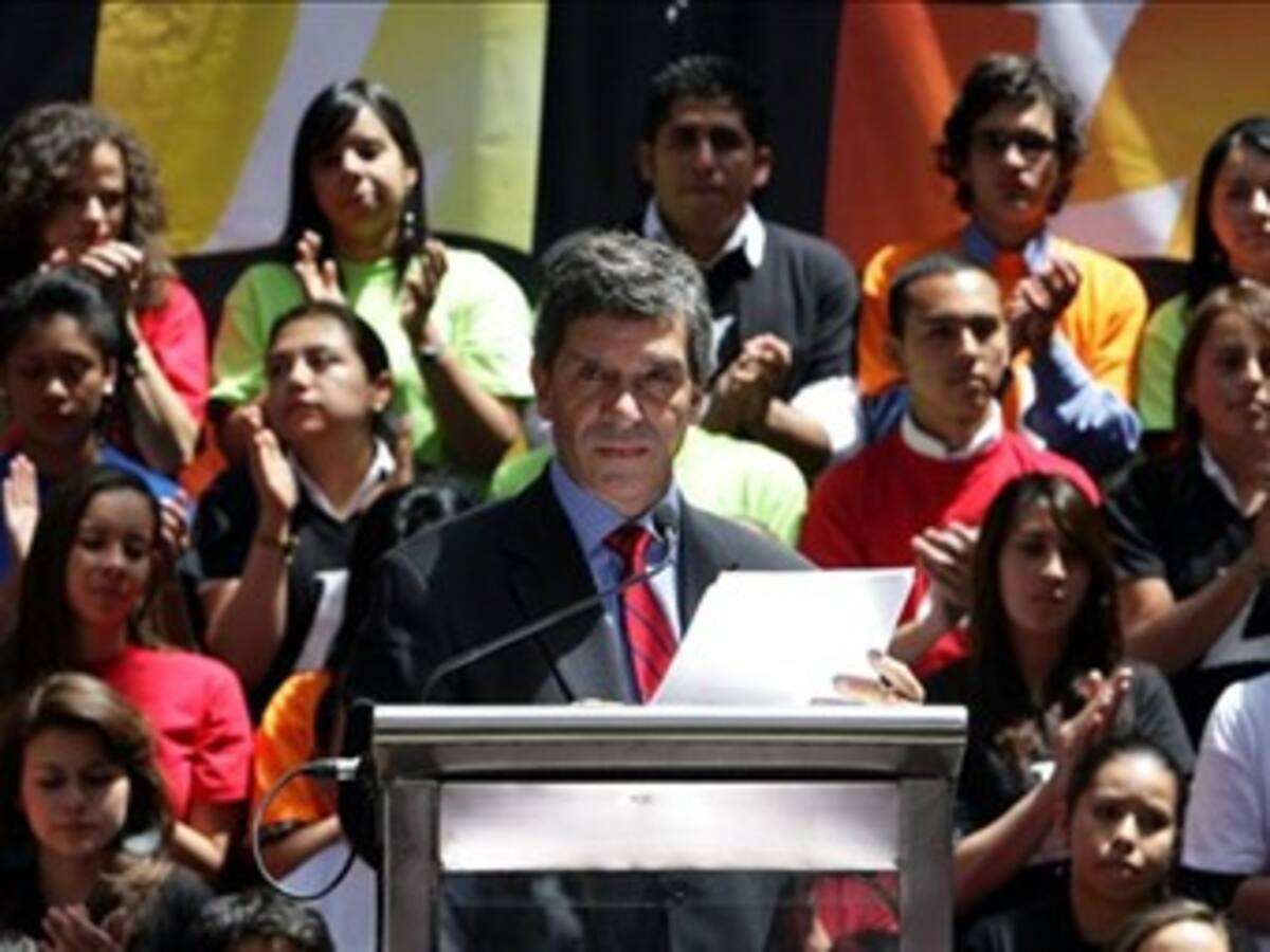 Rafael Pardo deja en libertad a los liberales para la segunda vuelta