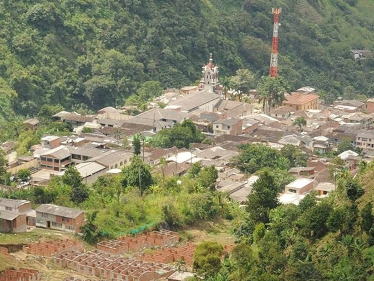 Disidencias habrían ordenado arreciar los crímenes en San Andrés de Cuerquia: policía