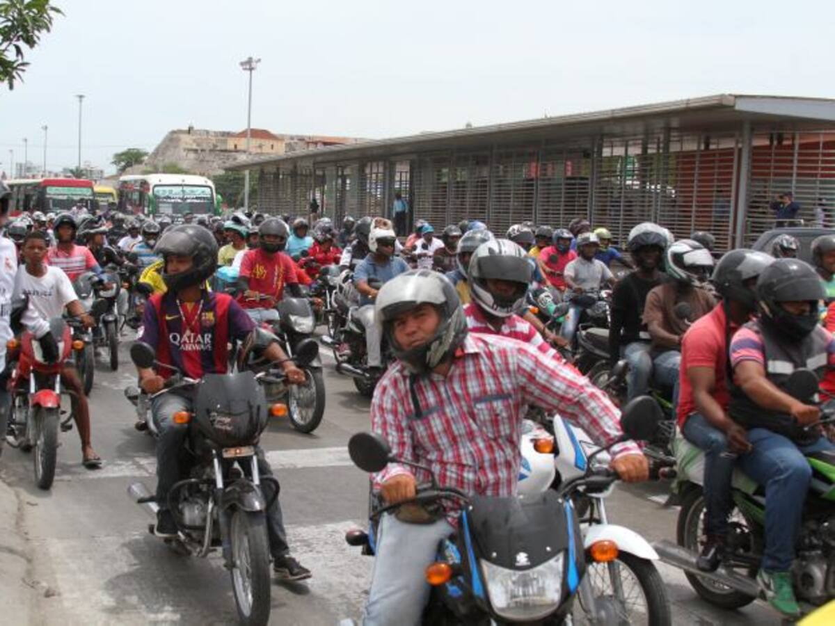 Mototaxistas rechazaron restricción a parrillero hombre: podrían haber protestas