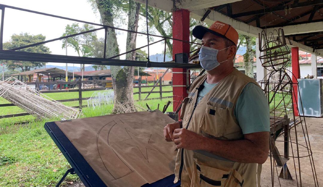 Herney Aldaña, diseñador del alumbrado navideño de Ibagué
