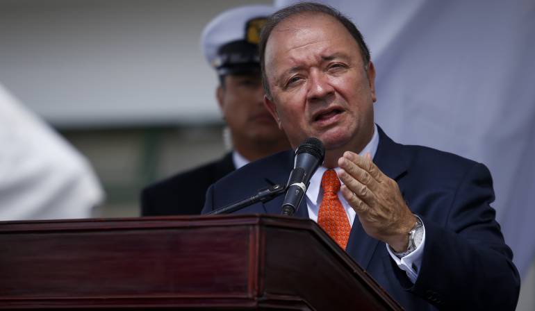 Luis Carlos Villegas, ministro de Defensa