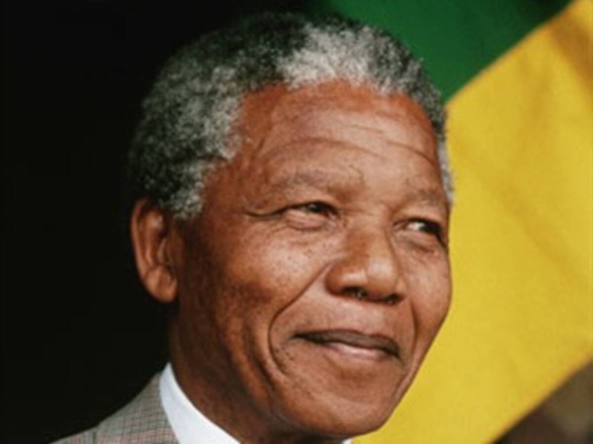Hospitalizan a Nelson Mandela