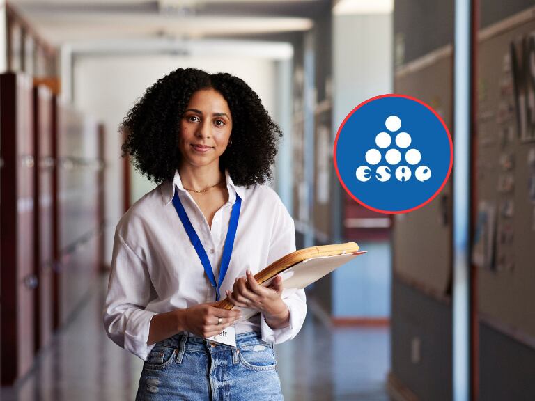 Mujer en un entorno universitario y al lado el logo de la ESAP (Fotos vía Getty Images y cuenta de X de @ESAPOficial)