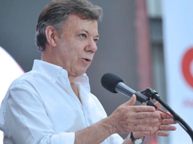 &quot;País justo, moderno y seguro&quot;, el nuevo slogan de Santos para el final de mandato