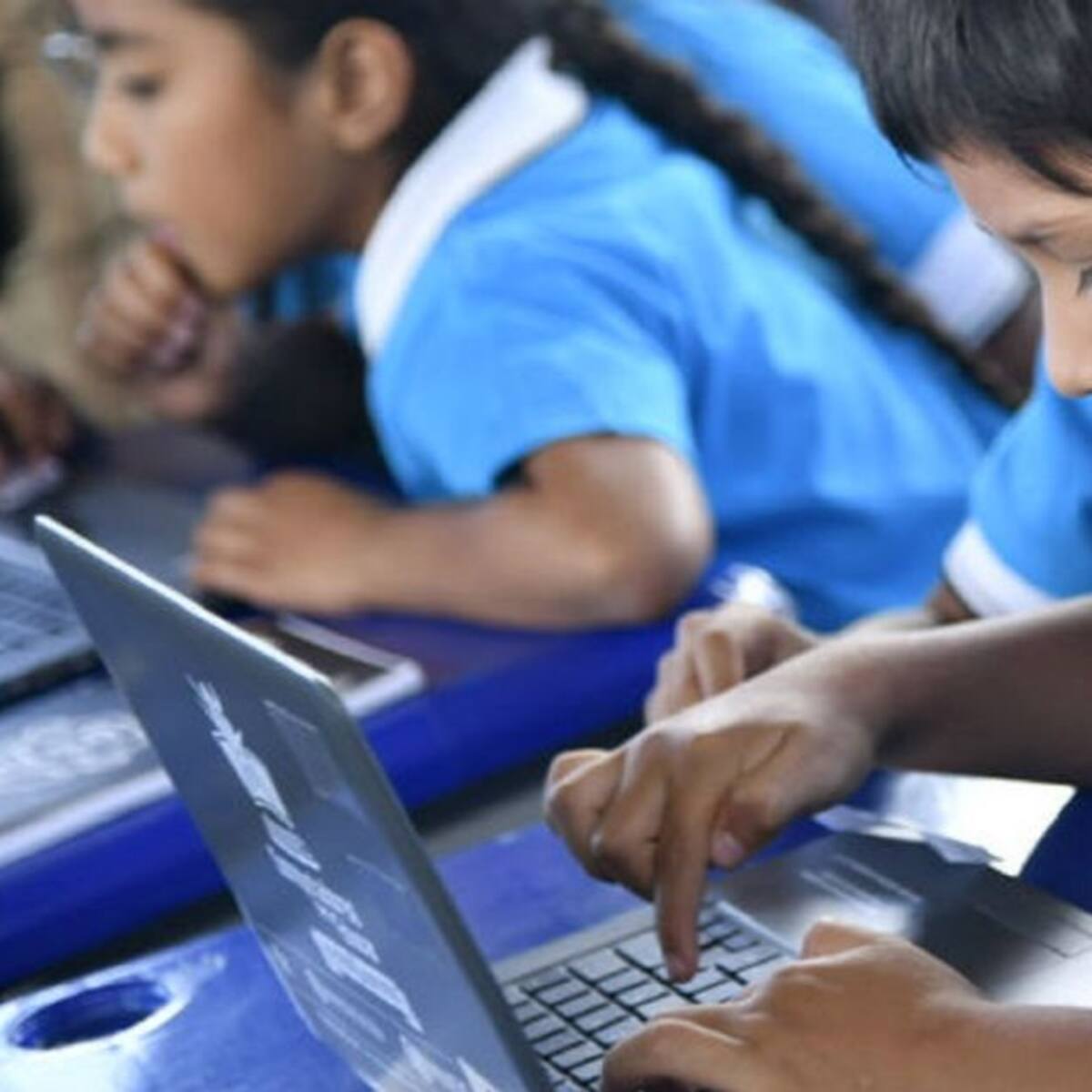 Ministra TIC adicionará 1.100 computadores para escuelas rurales de Tunja