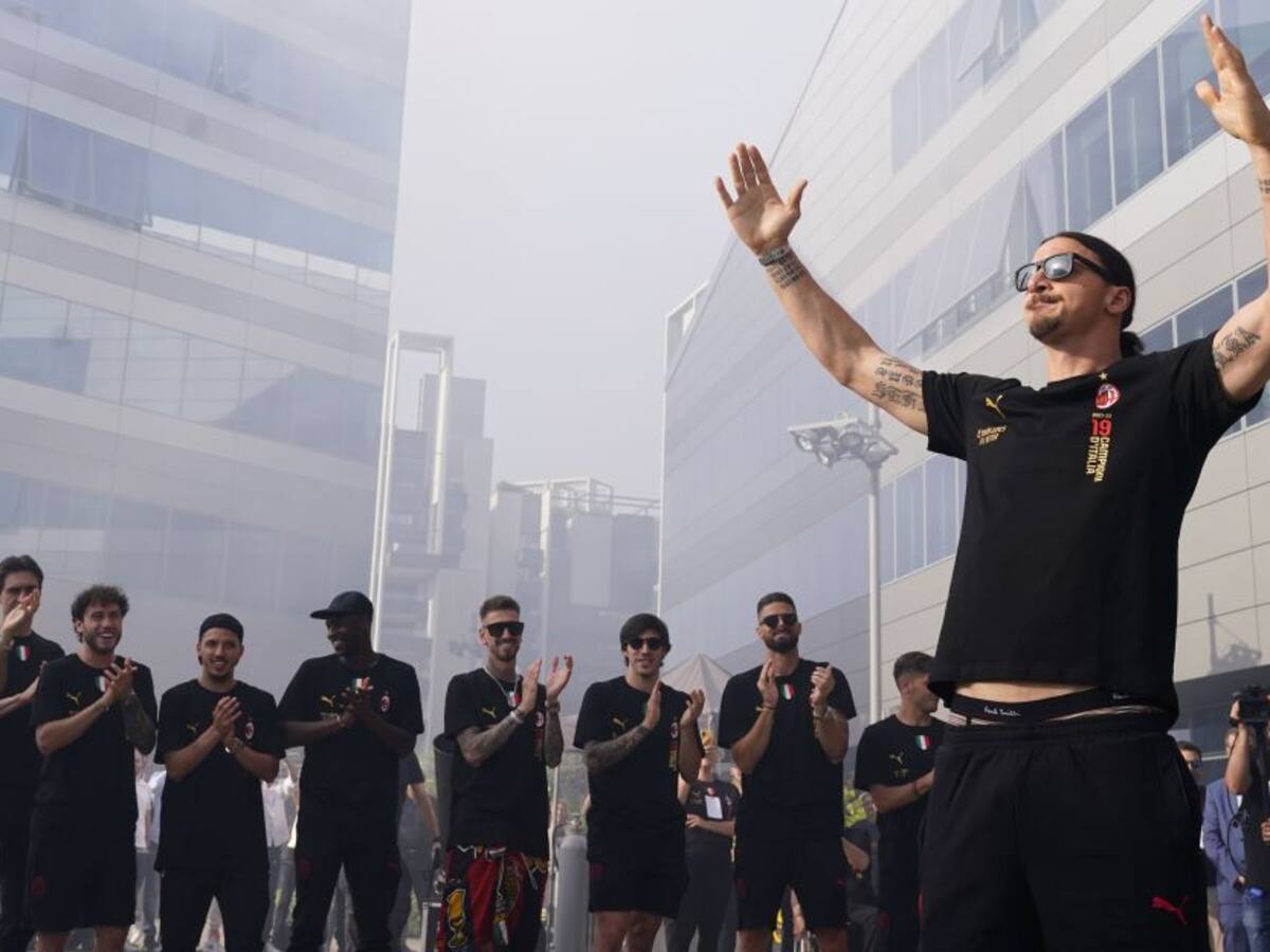 Zlatan Ibrahimovic renovó con el Milan una temporada más