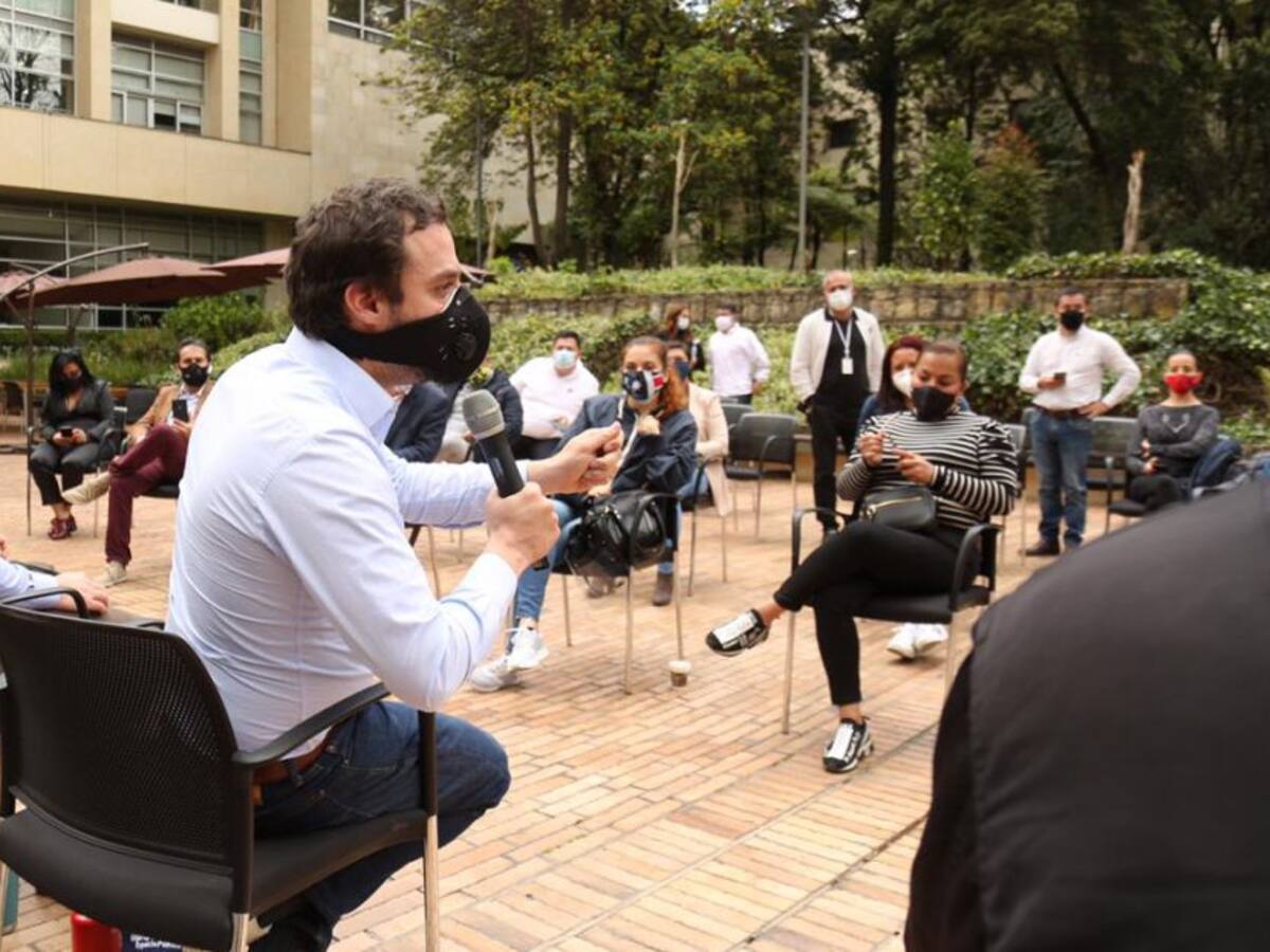 Evalúan levantar cuarentena en sectores de comercio en Bogotá