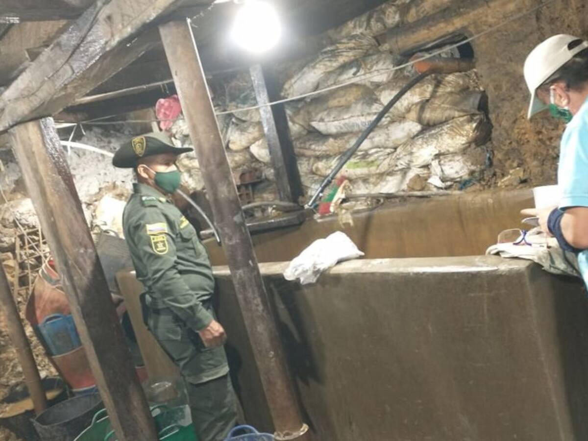 Policía desmantela una mina ilegal de oro en Buriticá