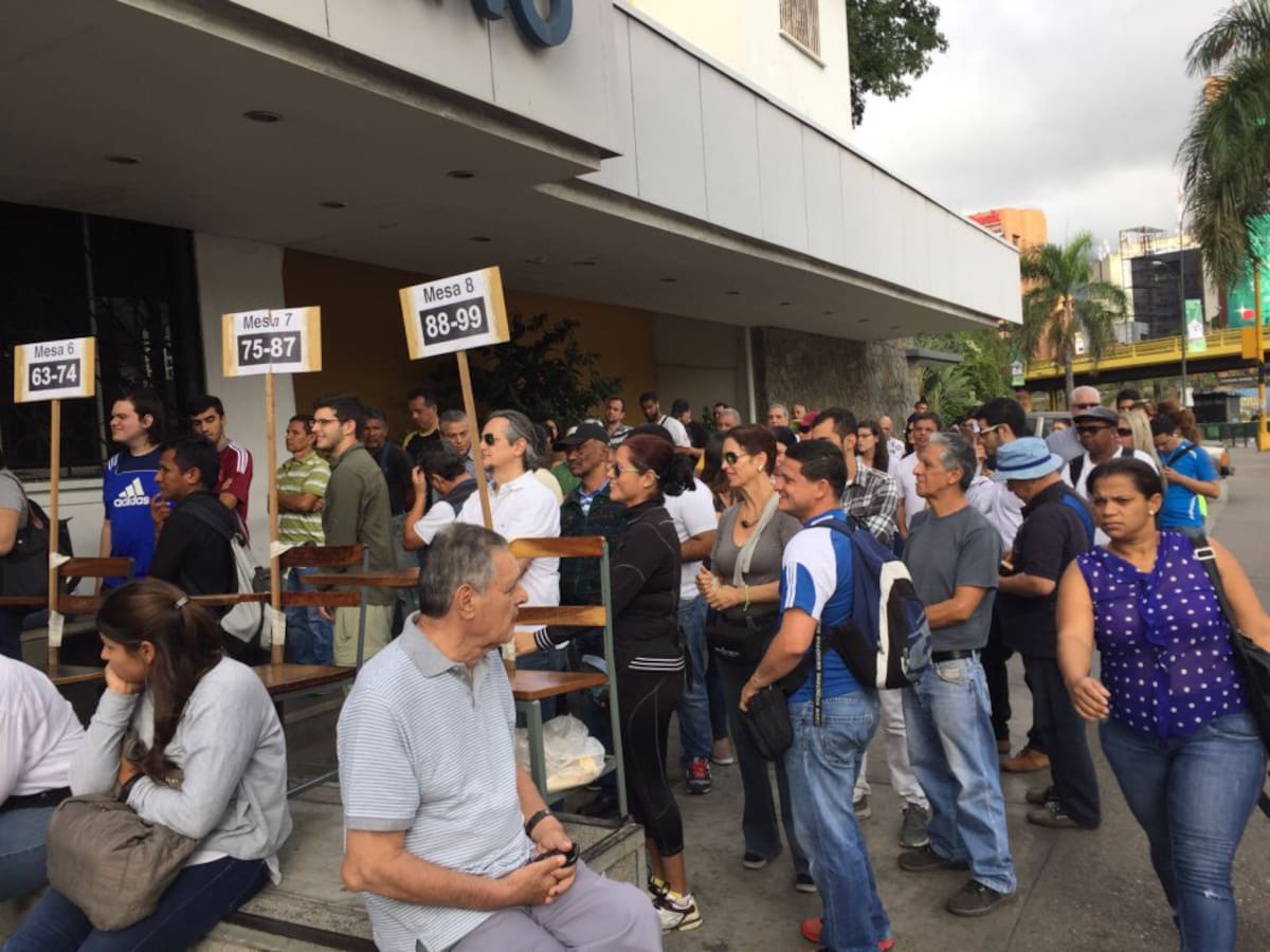 Venezuela elige la nueva Asamblea Nacional en medio de una profunda crisis económica y un ambiente polarizado.