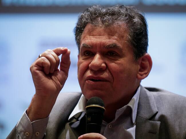 Entrevista completa con León Valencia aquí