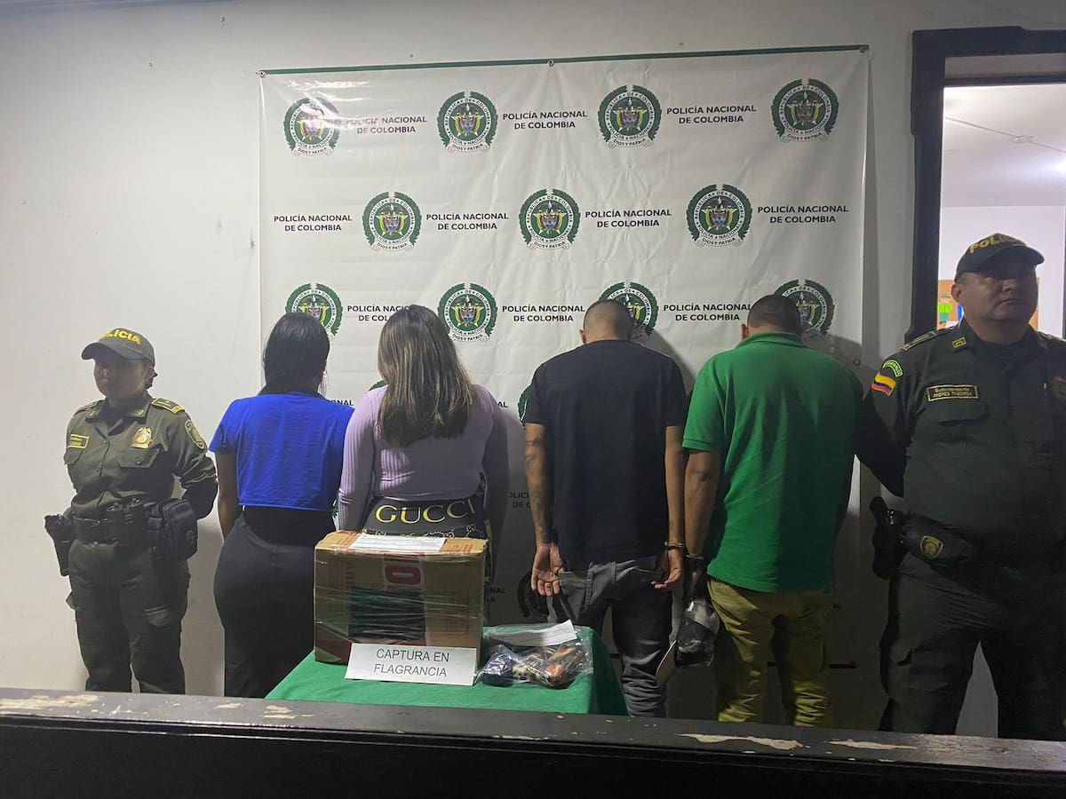 Capturaron a 4 presuntos estafadores quienes se robaron una cadena de oro