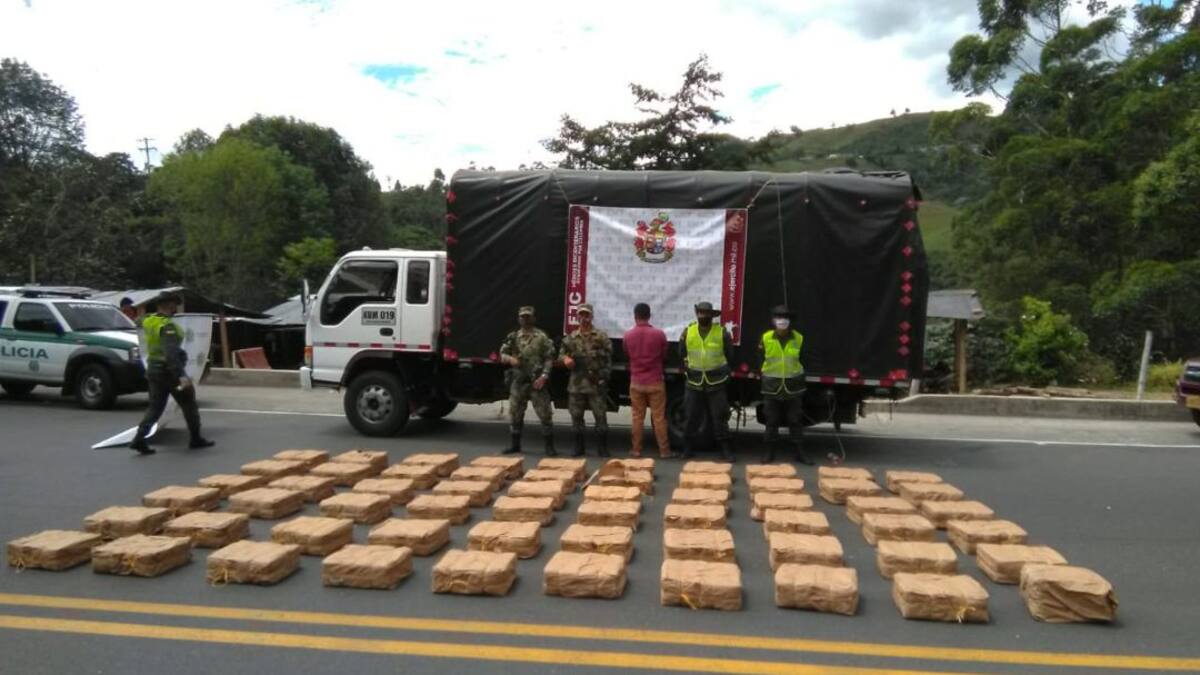 Media tonelada de marihuana fue incautada en la vía La Línea