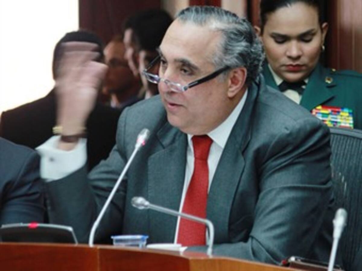 Listo plan de choque para combatir minería ilegal: Renjifo