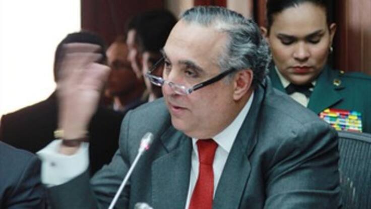 Listo plan de choque para combatir minería ilegal: Renjifo