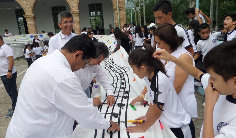 Cerca de mil estudiantes, docentes y administrativos se unieron en Ibagué a principios de febrero en torno de este propósito.