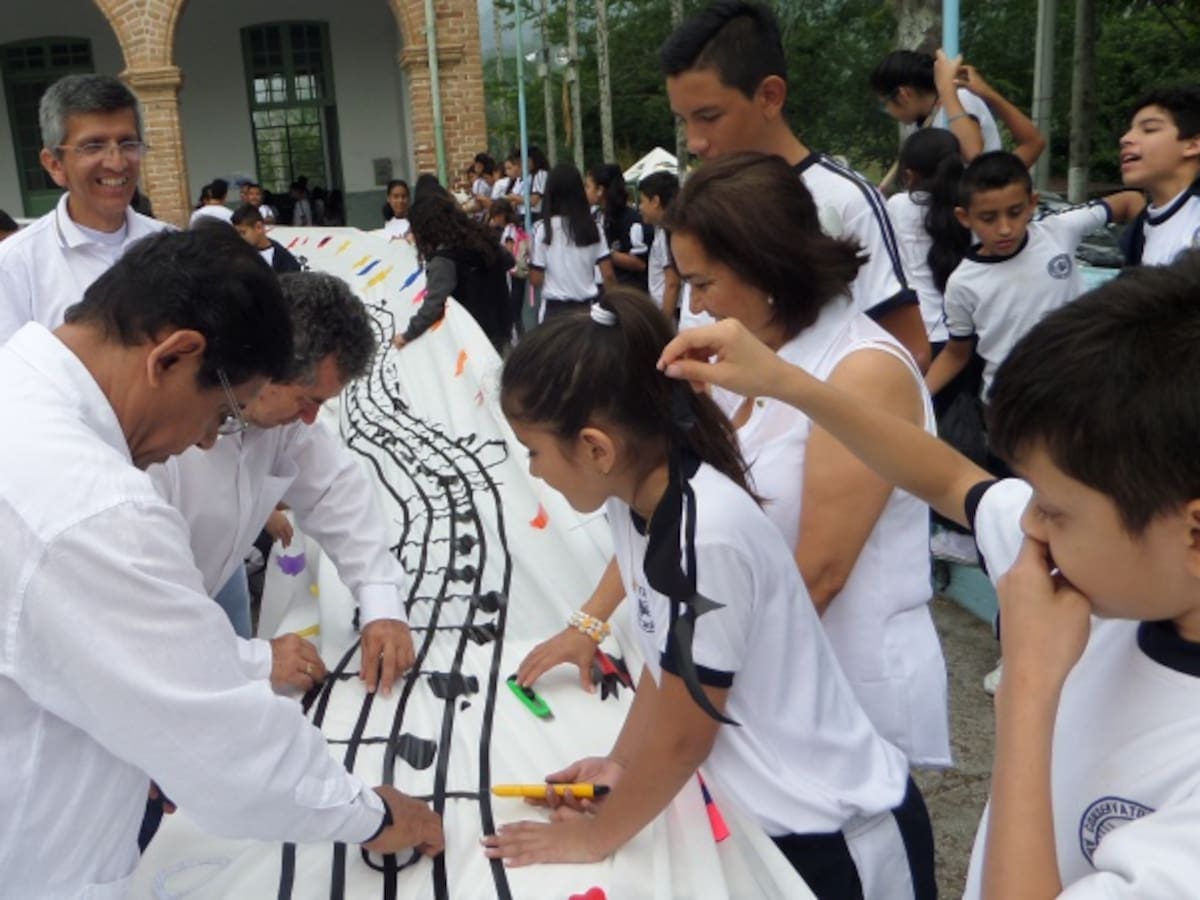 Gobierno y educadores anuncian jornada nacional de pedagogía 'La Paz es una Nota'
