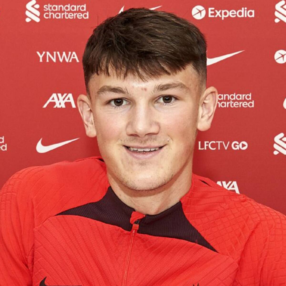 Liverpool ficha a Calvin Ramsay, el sustituto de Alexander-Arnold