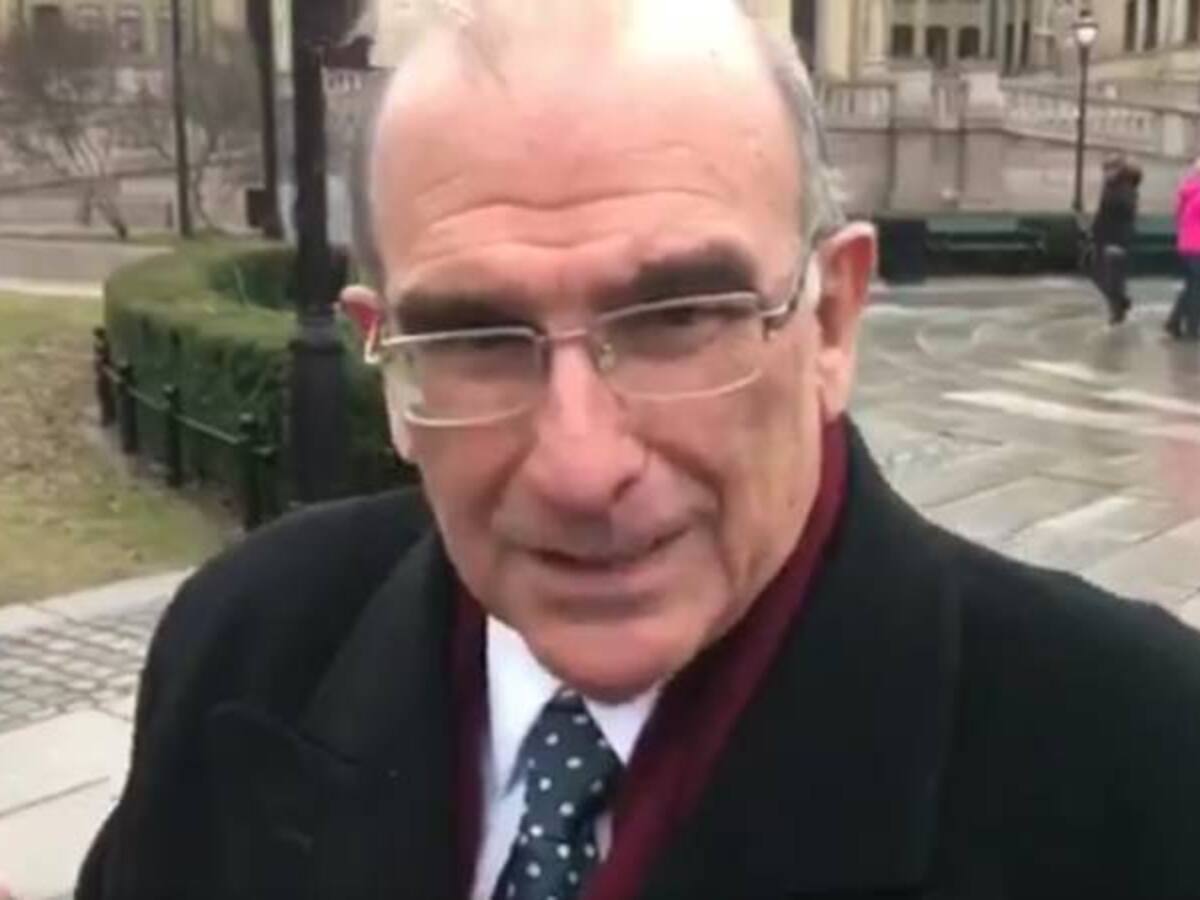 “Esto es el símbolo del fin de nuestro trabajo”: De La Calle