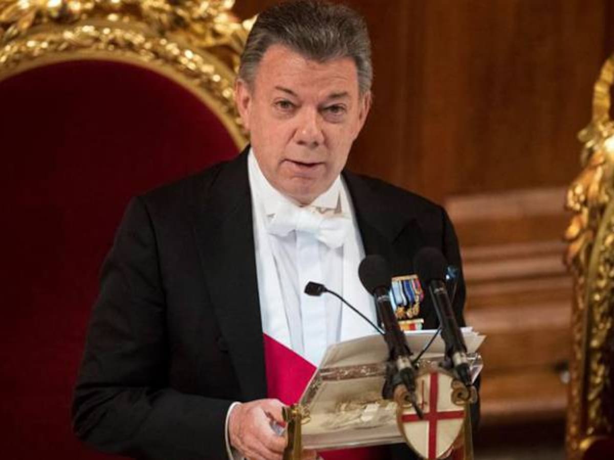 Santos ordena a los negociadores permanecer en Bogotá para buscar un consenso con el No