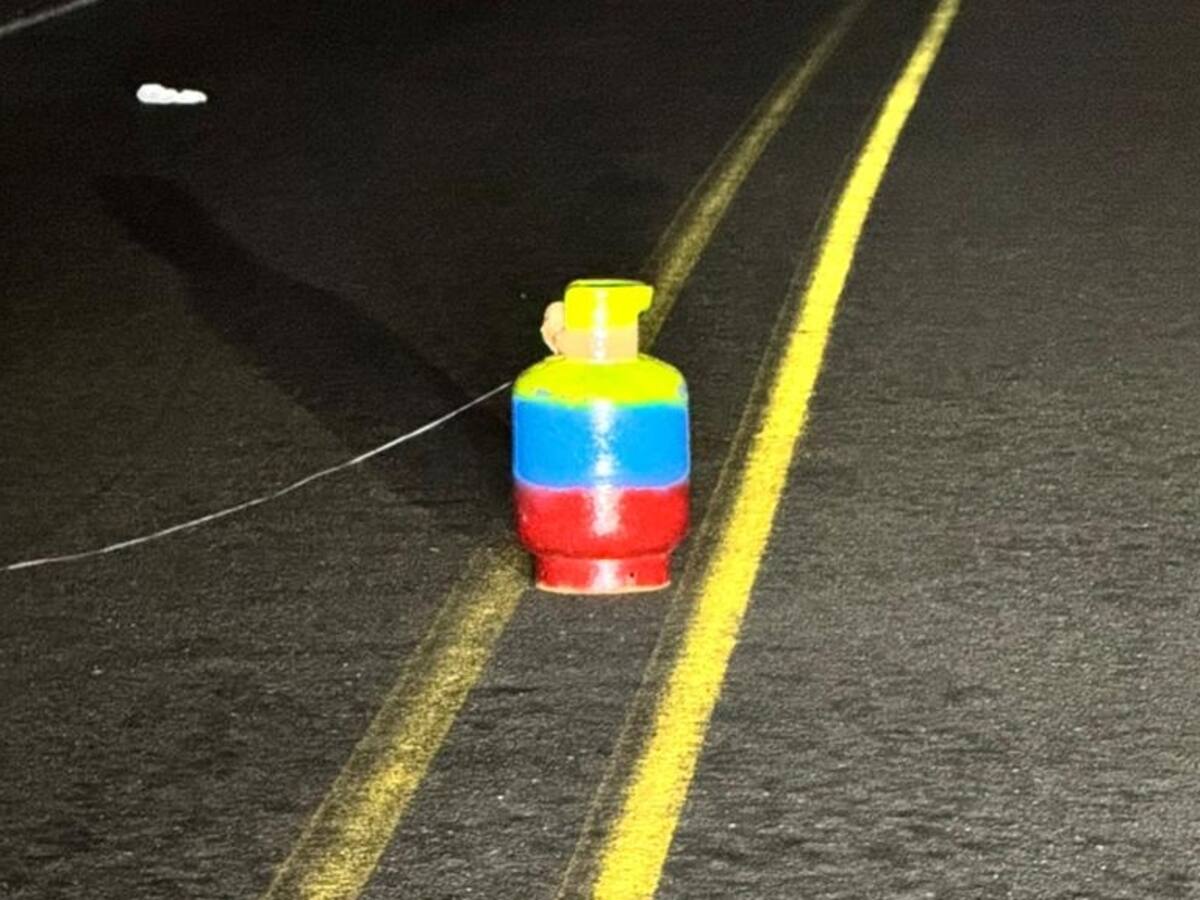 Aparecen tres cilindros en la vía Cali–Buenaventura y generan alarma entre los usuarios