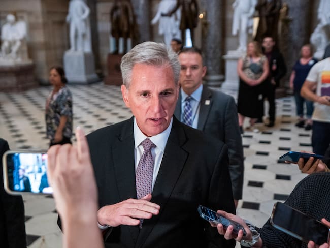 Washington (United States), 02/10/2023.- Speaker of the House Kevin McCarthy responds to a question from the news media as he walks to the House floor in the US Capitol in Washington, DC, USA, 02 October 2023. Earlier in the day, Republican Representative from Florida Matt Gaetz used a floor speech to threaten the use of a motion to vacate to try and strip Speaker of the House McCarthy of his speakership. EFE/EPA/SHAWN THEW