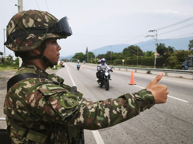 Ejército acompañará a los viajeros en las vías / Foto Ejército Nacional