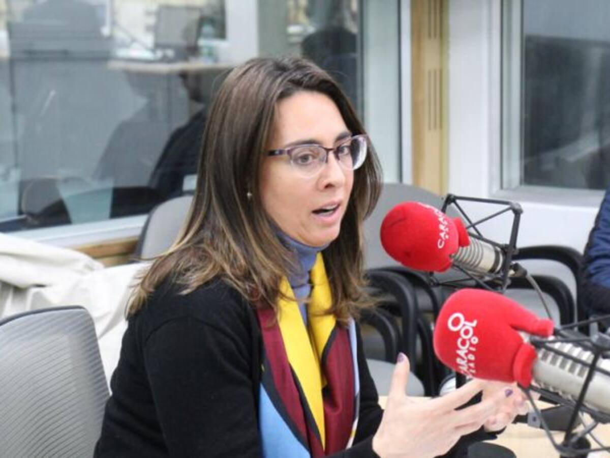 Que el fiscal le baje al micrófono: C. Botero sobre diferencias con la JEP