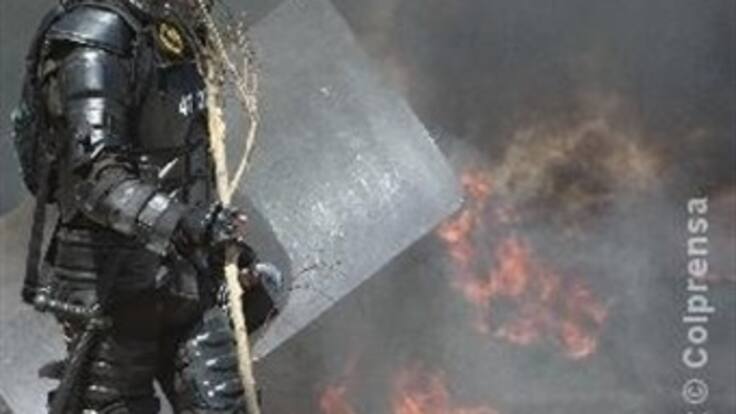 Graves disturbios en Candelaria, Atlántico. Diez heridos