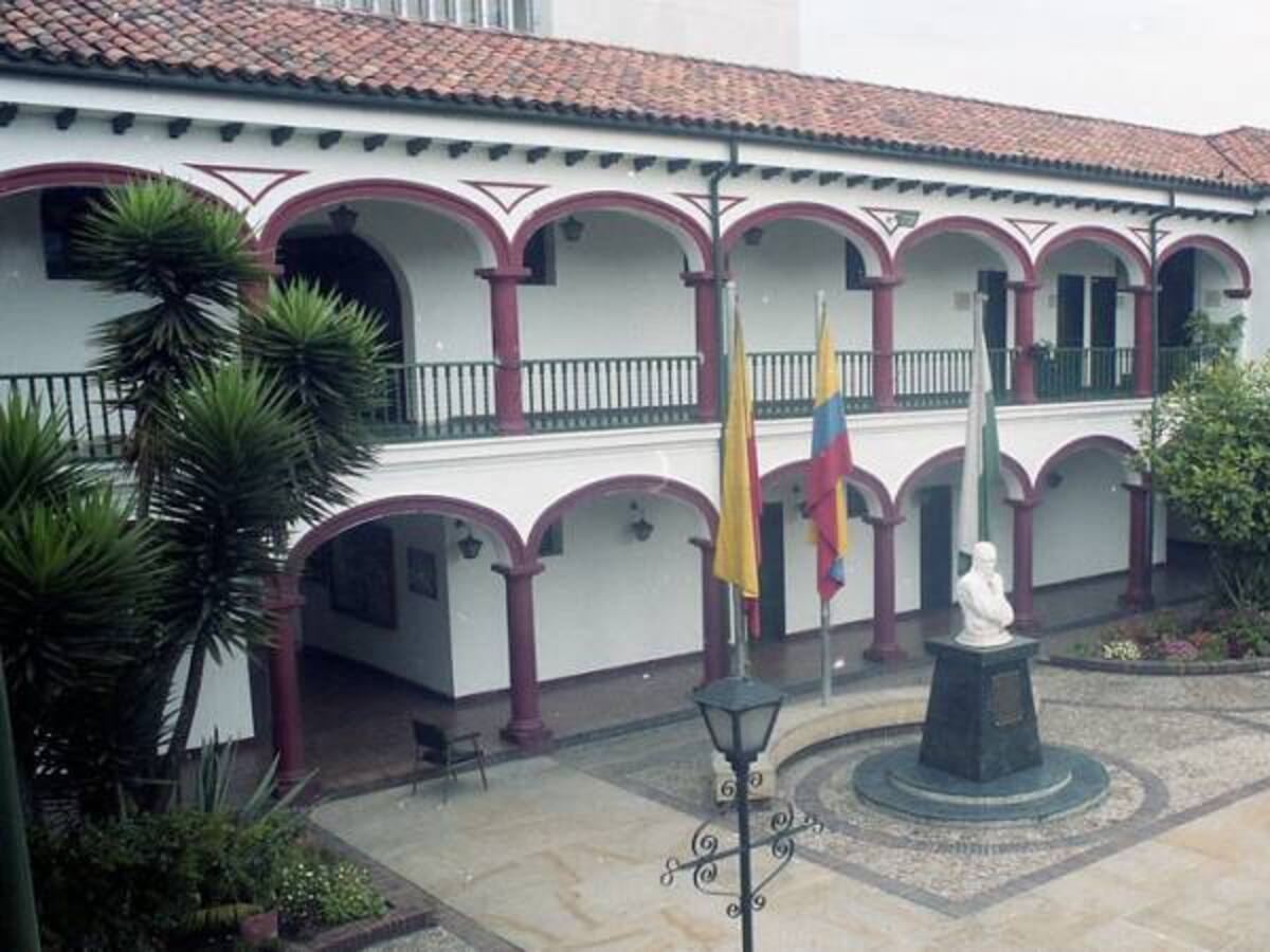 Piden a concejales de Bogotá ser más racionales con esquemas de seguridad