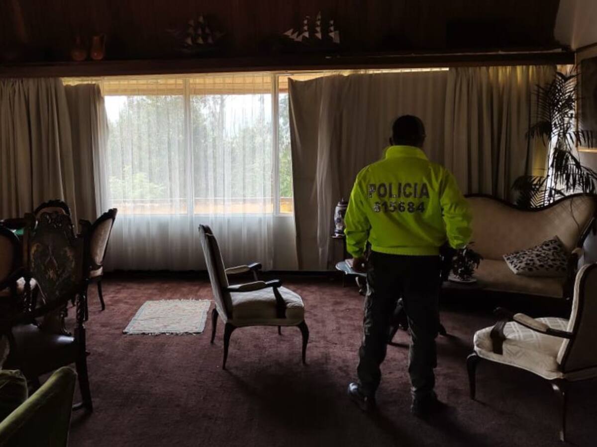 Mayordomos de la finca del exembajador Sanclemente habrían acordado mentir