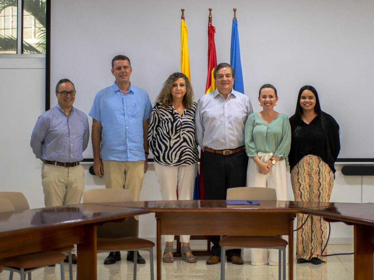 La UTB firma convenio y acerca a sus estudiantes a Francia
