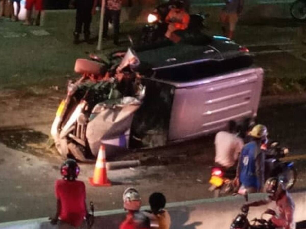 Camioneta terminó volcada tras accidente en la zona norte de Cartagena