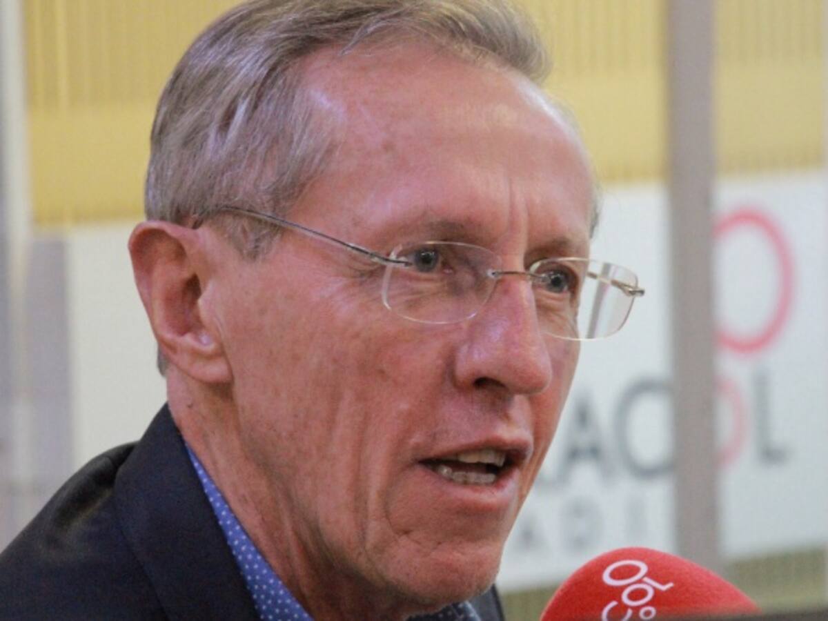 Mucho escándalo para tan poquitas pruebas: senador Navarro