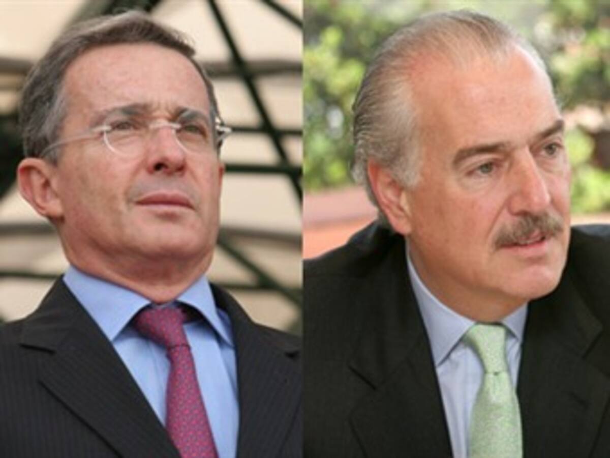 Una década de tires y aflojes entre Pastrana y Uribe