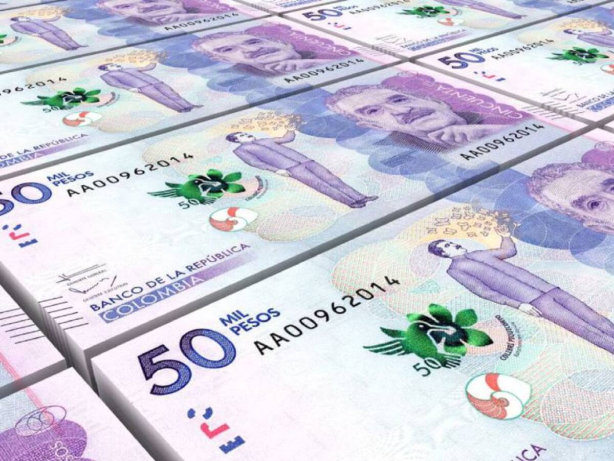 Gobierno prepara iniciativa para disminuir cargas regulatorias a empresas