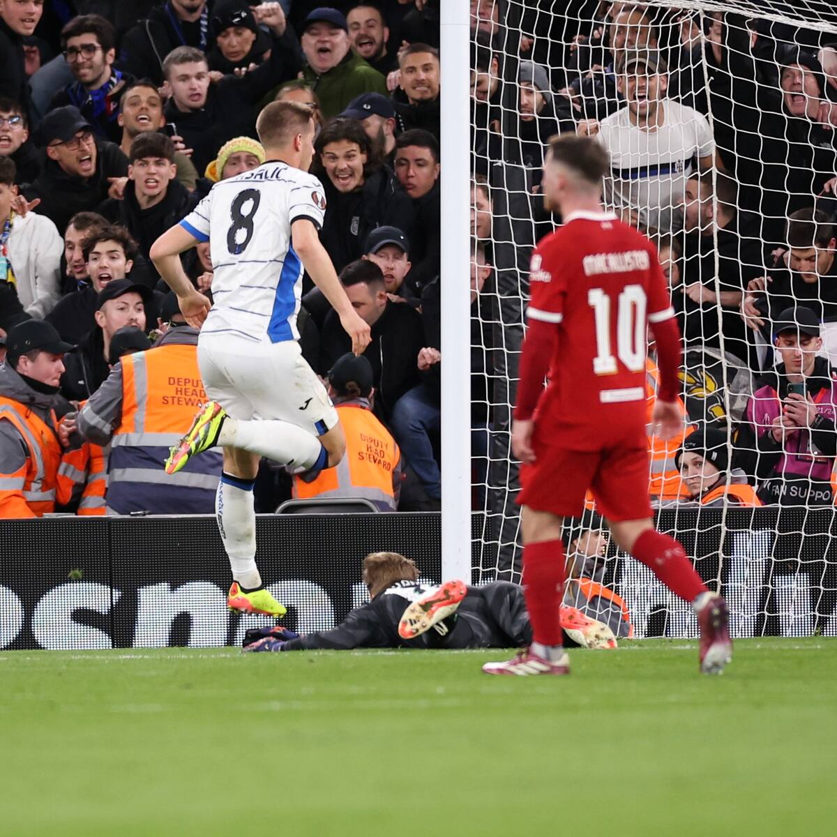 Liverpool cae goleado ante Atalanta en una noche para el olvido en Anfield