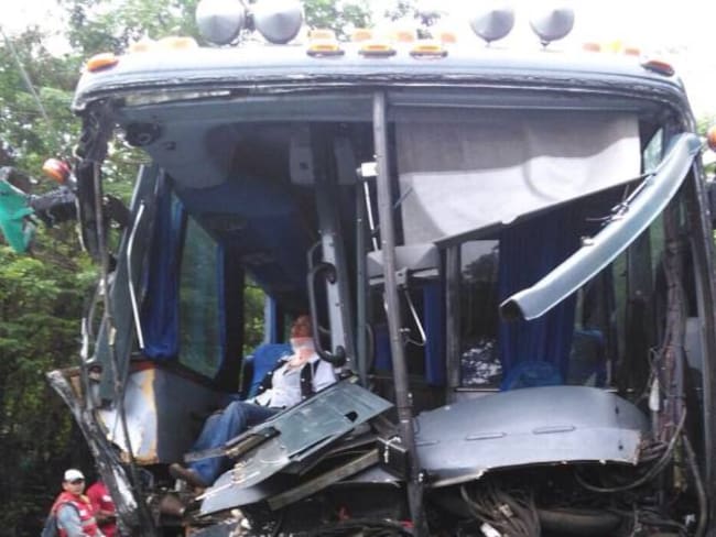 Bus se quedó sin frenos y causó accidente que dejó 2 niños heridos en el sur Tunja