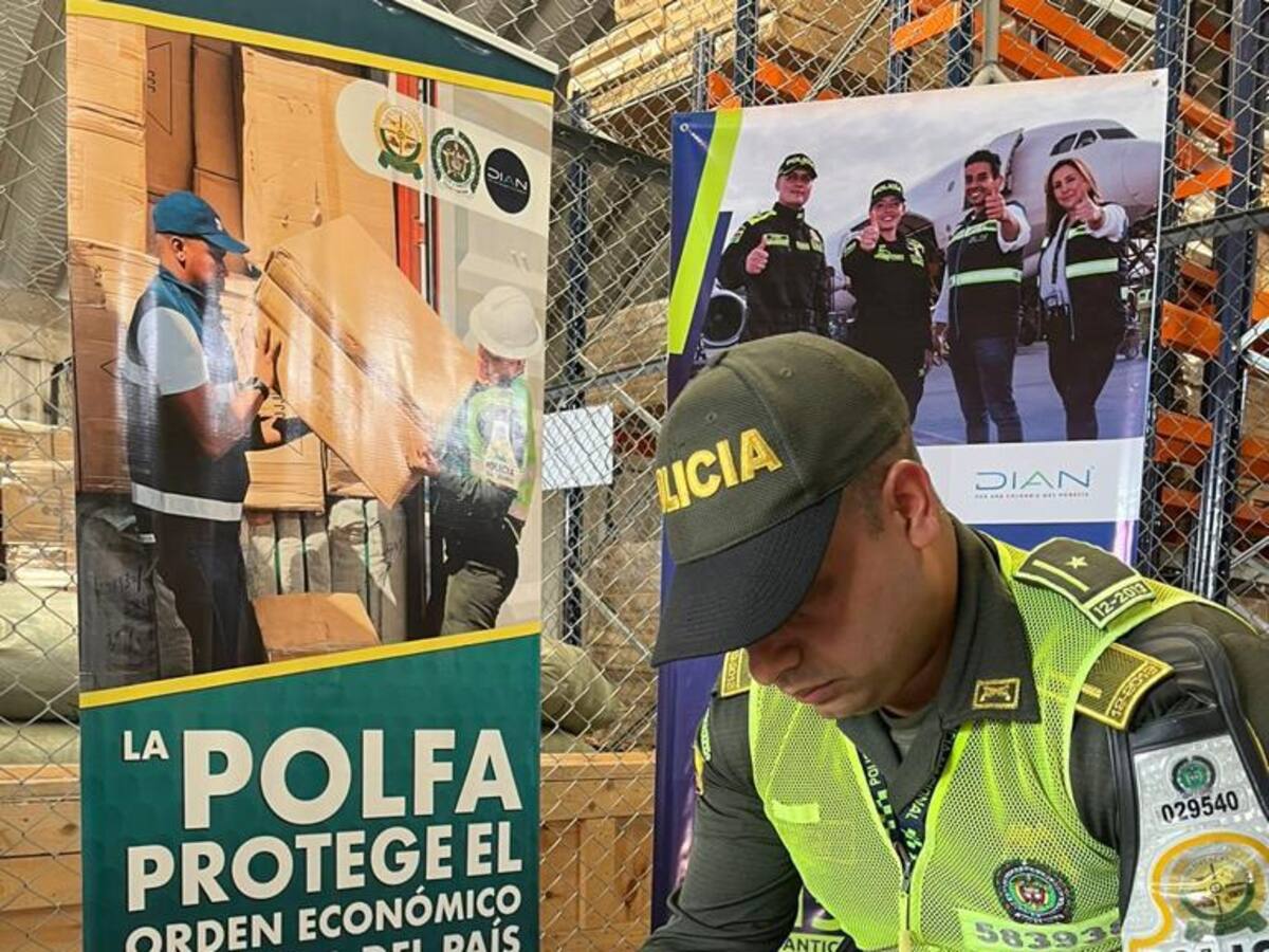 Policía incautó 500 unidades de confecciones de contrabando en Cartagena