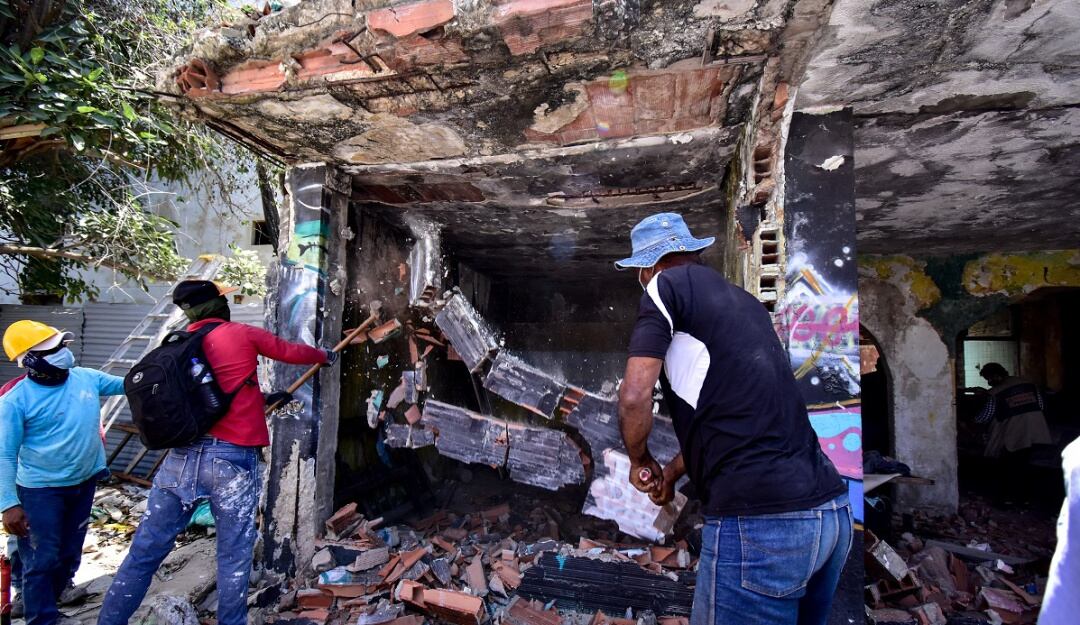 Demolición de "olla de vicio"