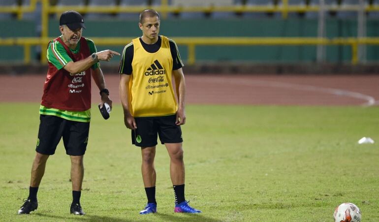 Juan Carlos Orosio y Javier 'Chicharito' Hernández
