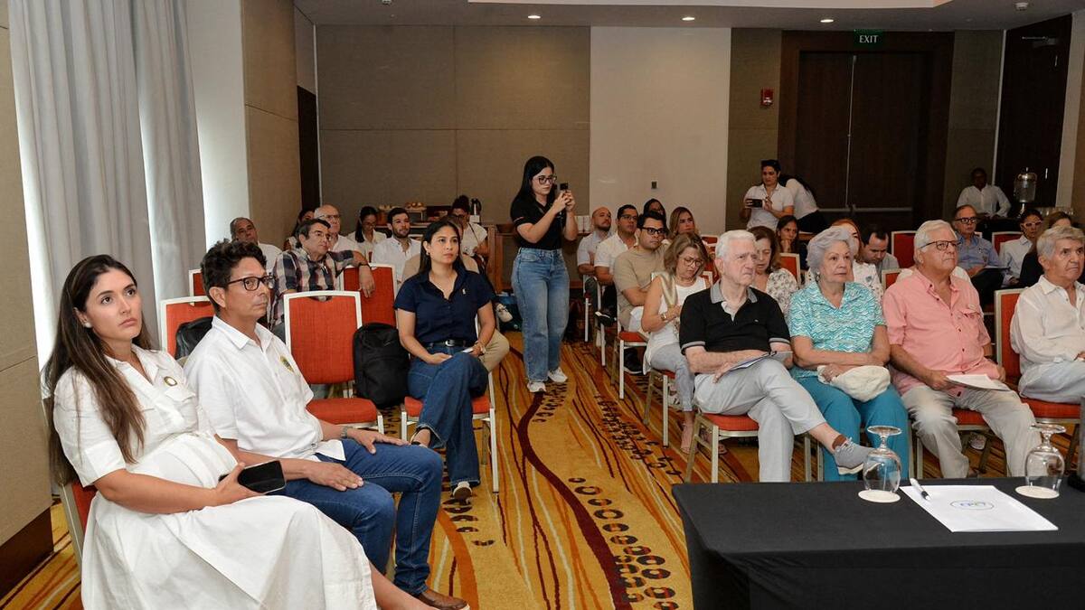 Vecinos de B/gde y Castillogrande acudieron a socialización de proyecto para prevenir inundaciones