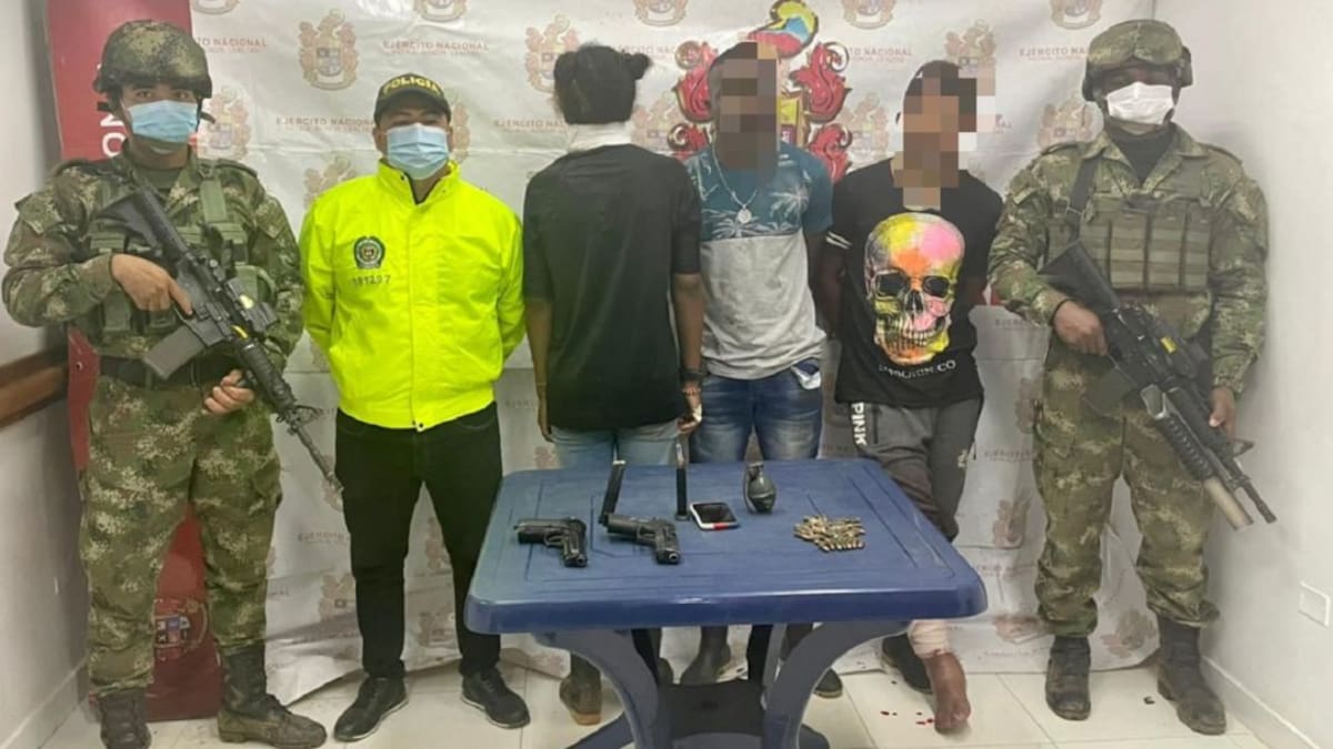 3 presuntos guerrilleros capturados tras combates en zona rural de Dagua, Valle