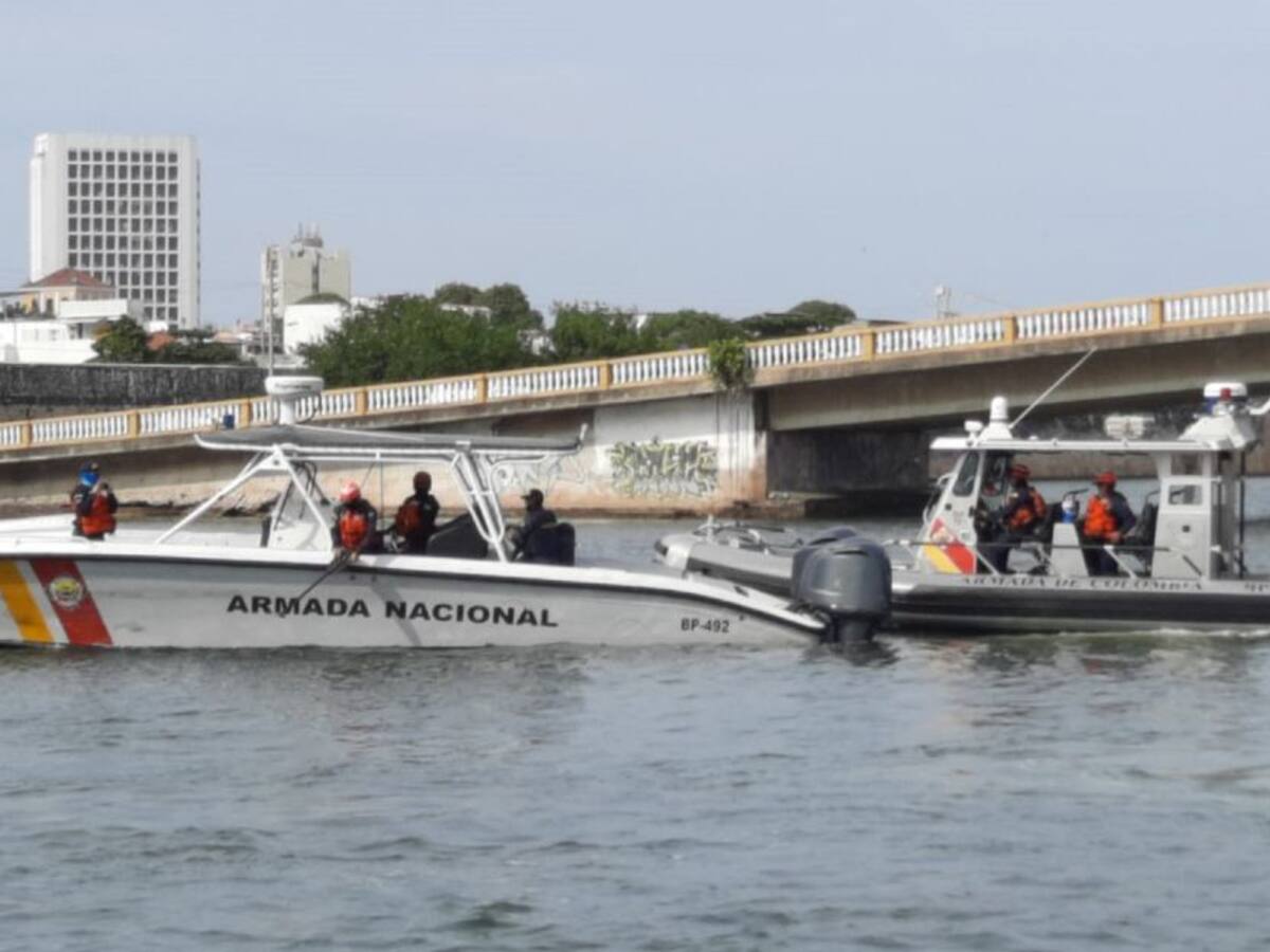 Hallan sin vida a hombre que se lanzó desde el puente Román