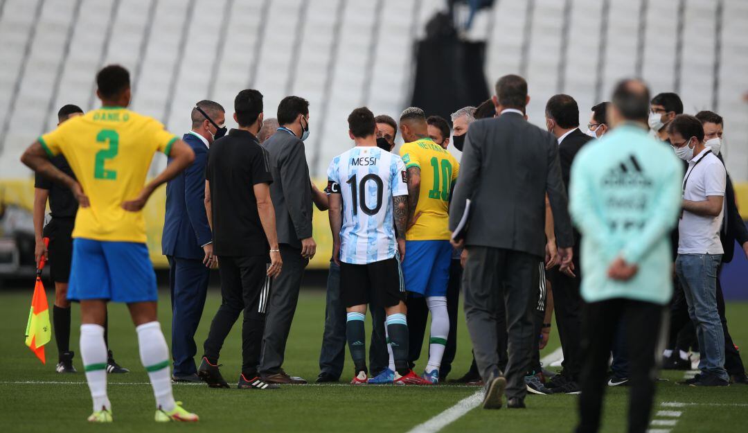 Brasil vs. Argentina suspendido en Eliminatorias