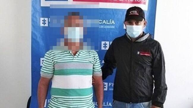 El hombre aprovechó que la niña de cinco años se estaba bañando para presuntamente realizar tocamientos en sus partes íntimas
