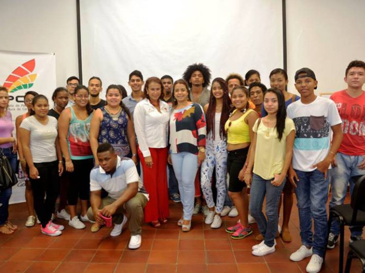 Alcaldía de Cartagena entrega 50 nuevas becas a estudiantes en Bellas Artes
