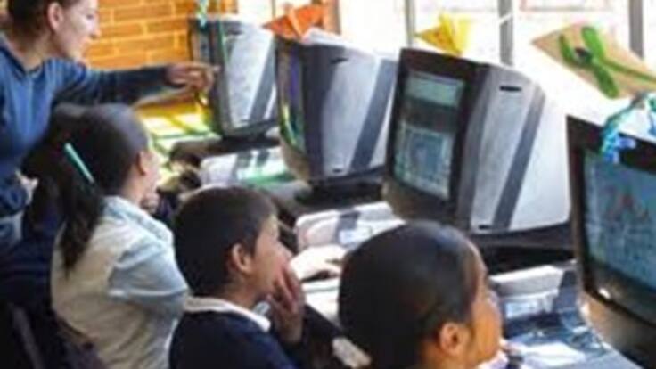 MinTIC vuelve a pedir a Petro que acepte computadores para las escuelas