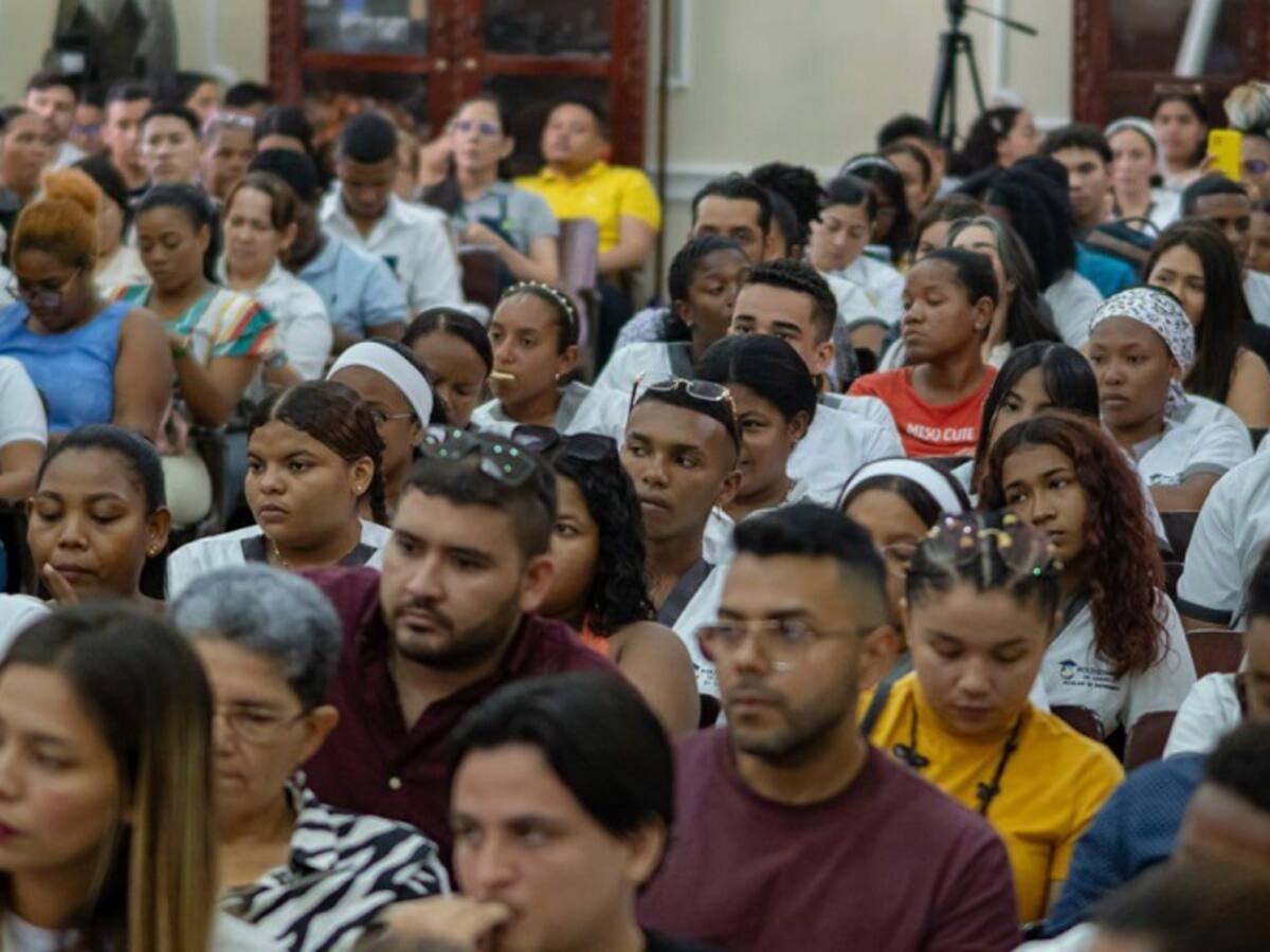 Jóvenes asistieron a mesa participativa “Mi primera Chamba” en Cartagena