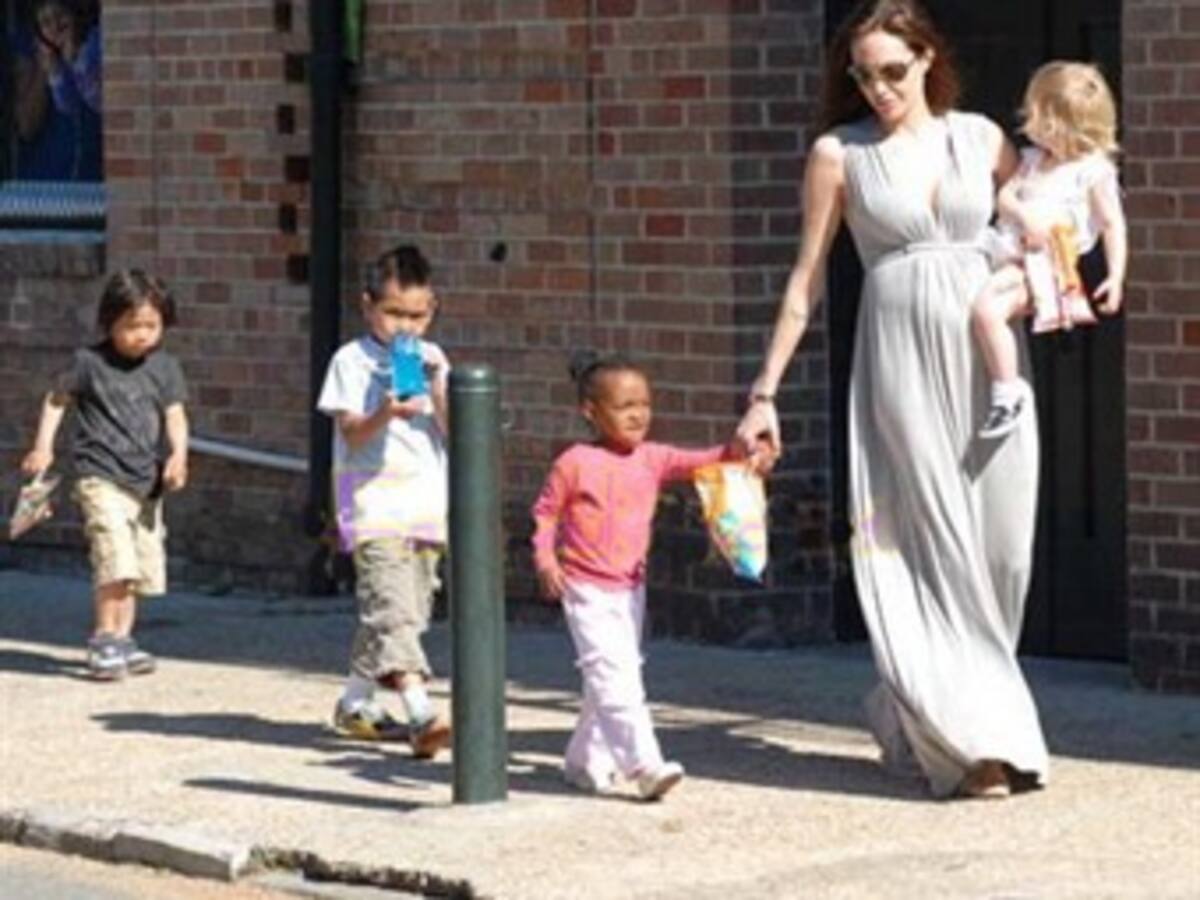 Angelina Jolie sufre con la idea de que sus hijos lleguen a la adolescencia